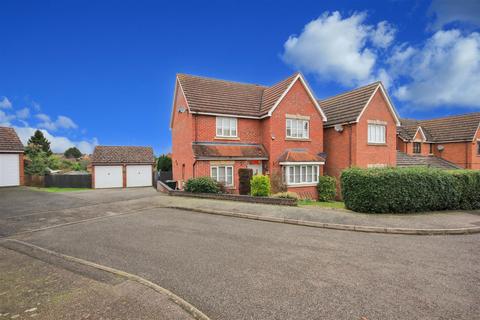 4 bedroom detached house for sale, Farndish Close, Rushden NN10