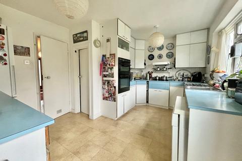 19 Styles Way, Beckenham, BR3 3AJ
