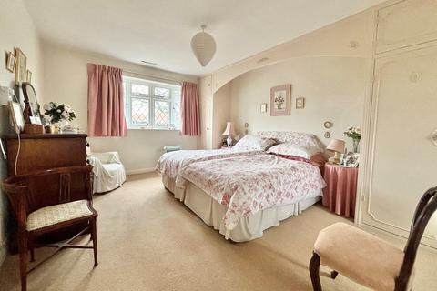 19 Styles Way, Beckenham, BR3 3AJ