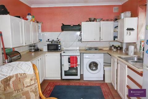 4 Overdale Road, Wombwell, Barnsley, S73 0RZ