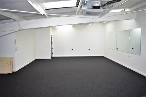 Office to rent, Chigwell Lane, Loughton