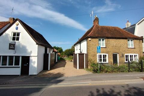 4 bedroom house for sale - Harlow Road, Roydon, Essex