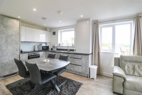 3 bedroom apartment for sale, North Square, Newhall, Harlow