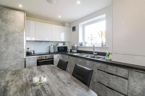 3 bedroom apartment for sale, North Square, Newhall, Harlow