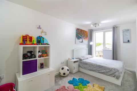 7 North Square, Newhall, Harlow, CM17 9TW