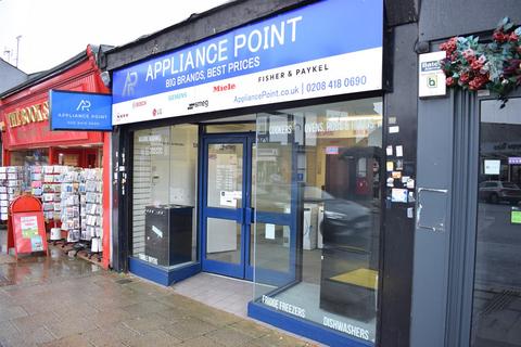 Shop to rent - High Road, Loughton