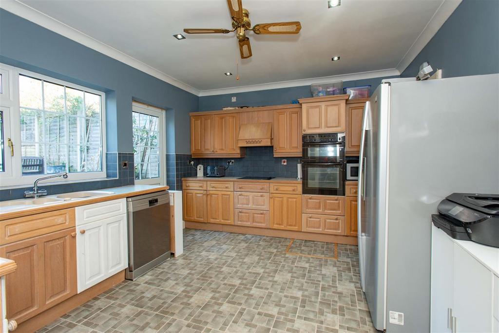 2024.02.12 67 Cloonmore Ave, BR6 9 LG-3685.jpg