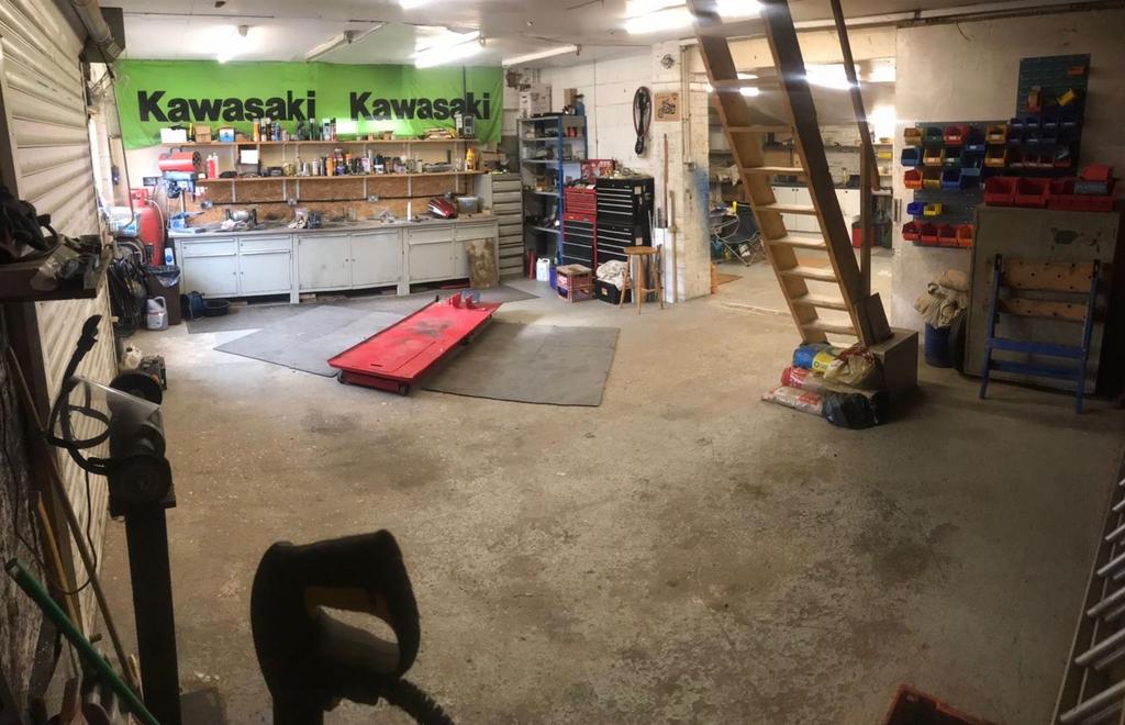 Garage