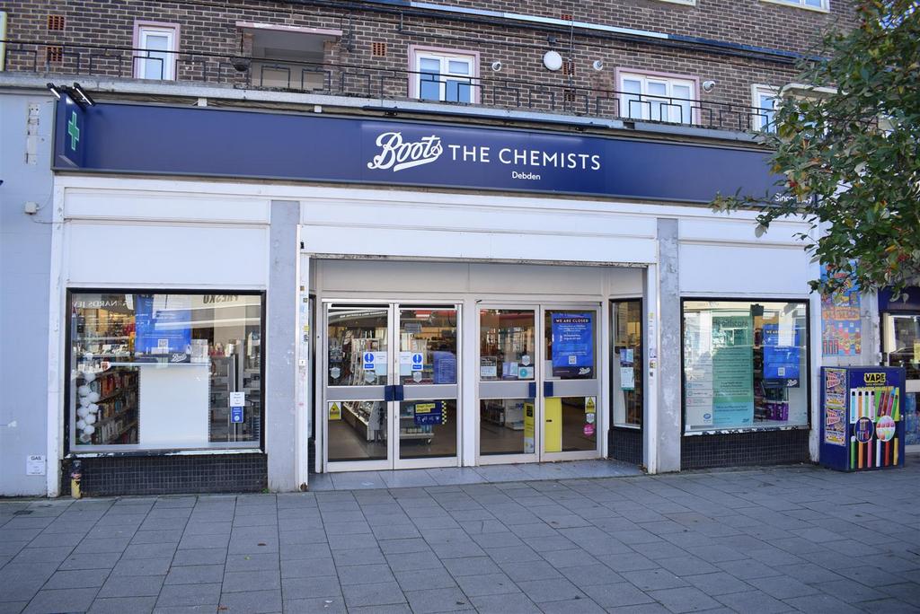 The Broadway, Loughton Shop to rent £3,958 pcm (£913 pw)