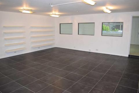 Industrial unit to rent, Chigwell Lane, Loughton