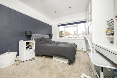 2 bedroom maisonette for sale, Chertsey Road, Twickenham