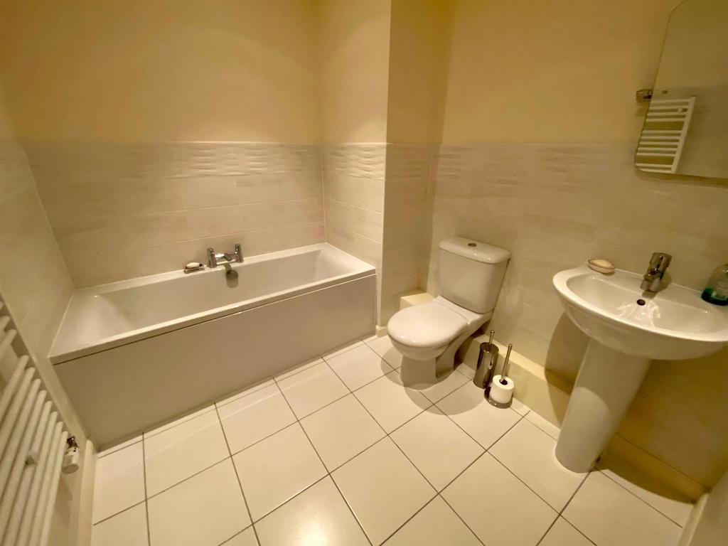 Marmaville court 39 bathroom.jpg