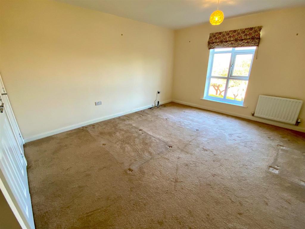 Marmaville court 39 bed 1.jpg