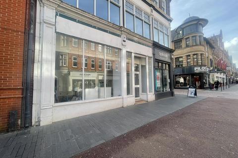 Shop to rent, High Street, Leicester