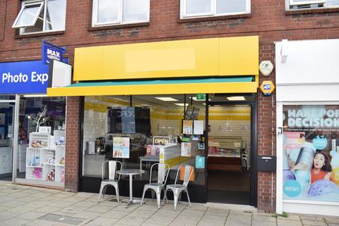 Shop to rent, High Road, Loughton