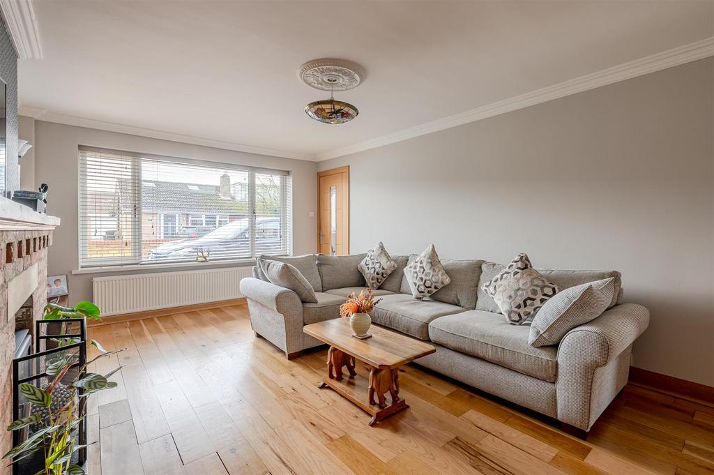Beech Avenue, York... 2 bed semidetached bungalow for