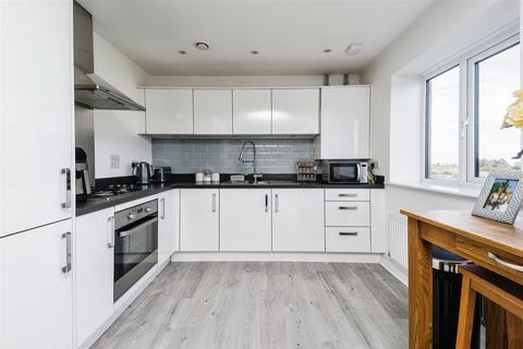 2 bedroom flat for sale, 7 Riverside Wharf, Dartford