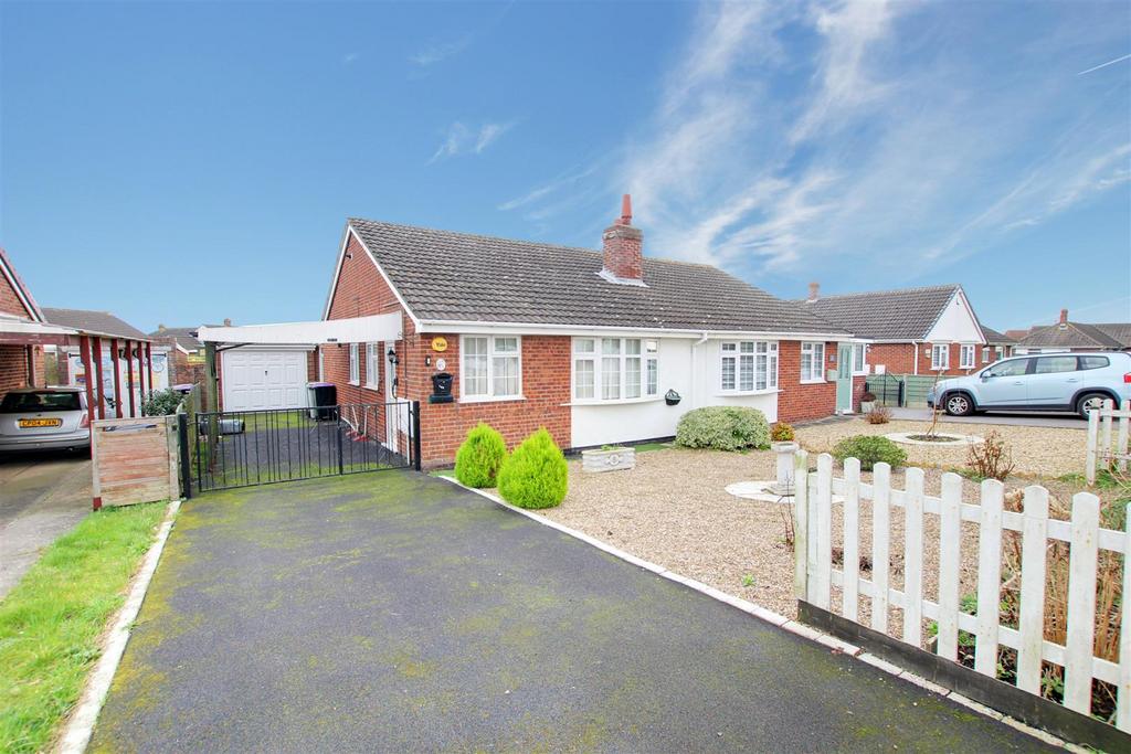 Golf Road, Mablethorpe LN12 1 bed semidetached bungalow for sale £180,000