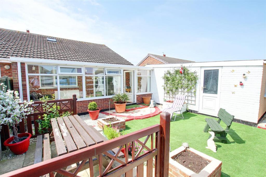 Golf Road, Mablethorpe LN12 1 bed semidetached bungalow for sale £