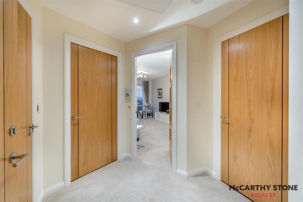 8583526-interior13.jpg