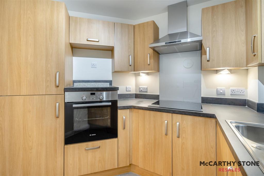 8583526-interior12.jpg