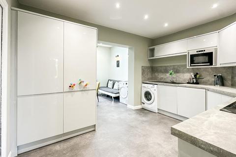39 Tregarth Road, Bristol, BS3 2QR