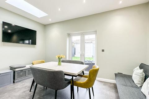 39 Tregarth Road, Bristol, BS3 2QR