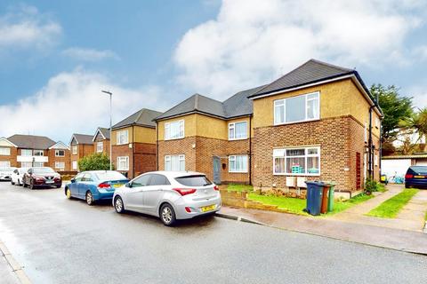 16a Millbrook Gardens, Chadwell Heath, Romford, RM6 6RP