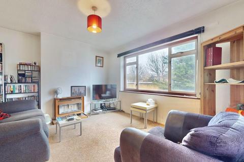 16a Millbrook Gardens, Chadwell Heath, Romford, RM6 6RP