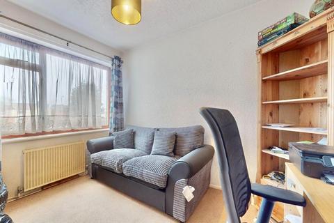 16a Millbrook Gardens, Chadwell Heath, Romford, RM6 6RP