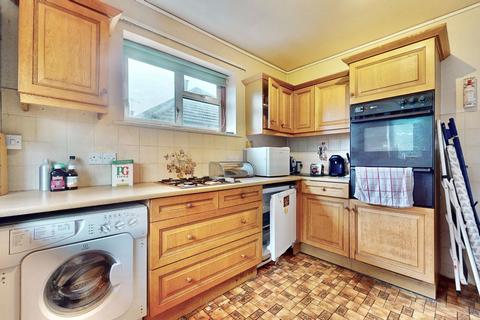 16a Millbrook Gardens, Chadwell Heath, Romford, RM6 6RP