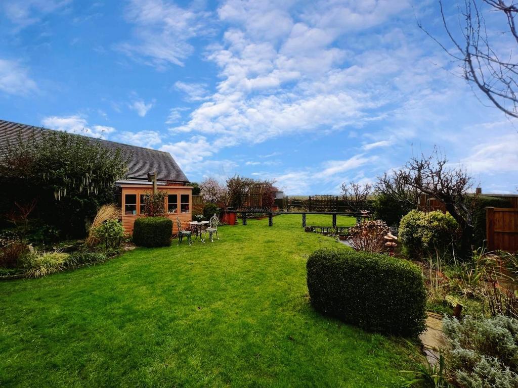 Lower Sands, Dymchurch, Romney Marsh 3 bed detached bungalow for sale £485,000