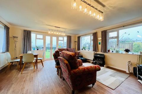 21 Lower Sands, Dymchurch, Romney Marsh, TN29 0NE