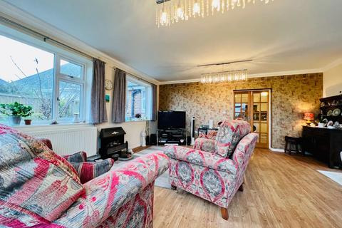 21 Lower Sands, Dymchurch, Romney Marsh, TN29 0NE