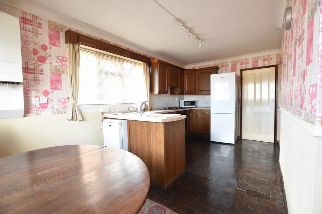 Middleton Road, Scunthorpe 3 bed detached bungalow for sale £180,000