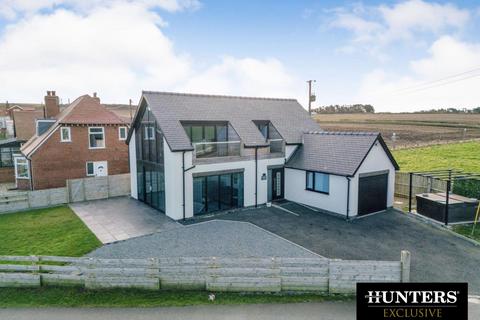 4 bedroom detached house for sale, Killerby Cliff, Cayton Bay, Scarborough