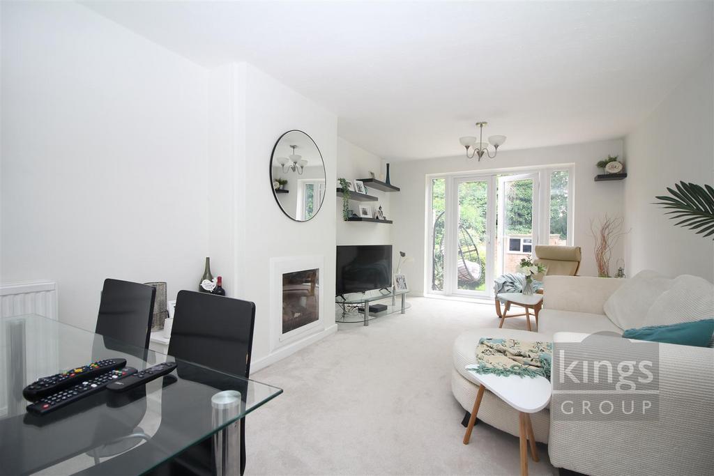 Barn Mead, Harlow 3 bed terraced house for sale £330,000