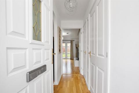 2 Bittern Court, Dunfermline, KY11 8HE