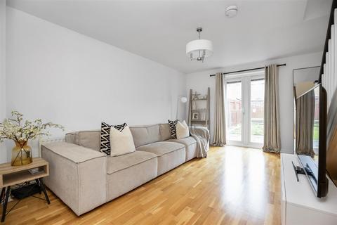 2 Bittern Court, Dunfermline, KY11 8HE