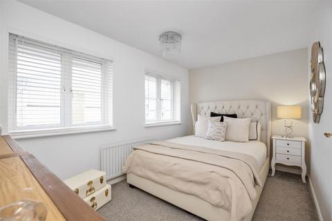 2 Bittern Court, Dunfermline, KY11 8HE