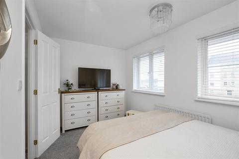 2 Bittern Court, Dunfermline, KY11 8HE