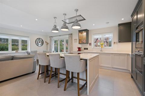 4 bedroom detached house for sale, Seymour Drive, Ascot