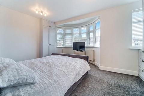 17 Tiptree Road, Ruislip, HA4 0EW
