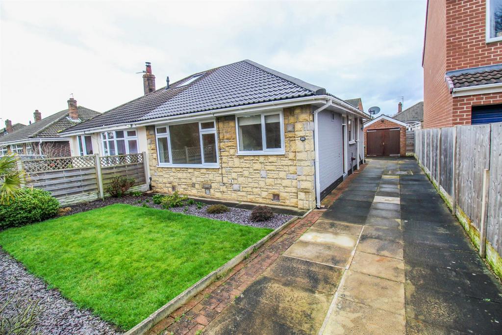 Thornes Moor Road, Wakefield WF2 2 bed semidetached bungalow for sale