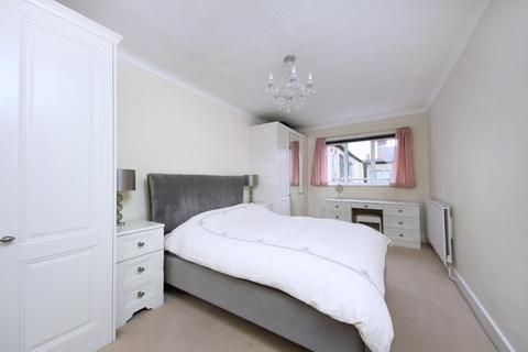 Flat 5, Thanet Court Queens Drive, London, W3 0HW