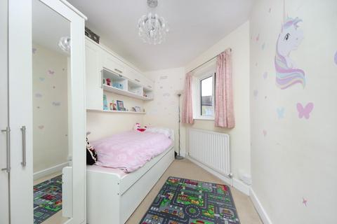 Flat 5, Thanet Court Queens Drive, London, W3 0HW