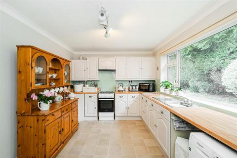 32 Fairview Gardens, Woodford Green, IG8 7DJ