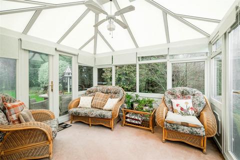 32 Fairview Gardens, Woodford Green, IG8 7DJ