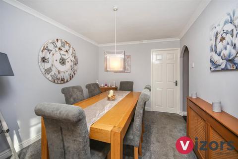 3 bedroom link detached house for sale, Hollyberry Close, Winyates Green, Redditch