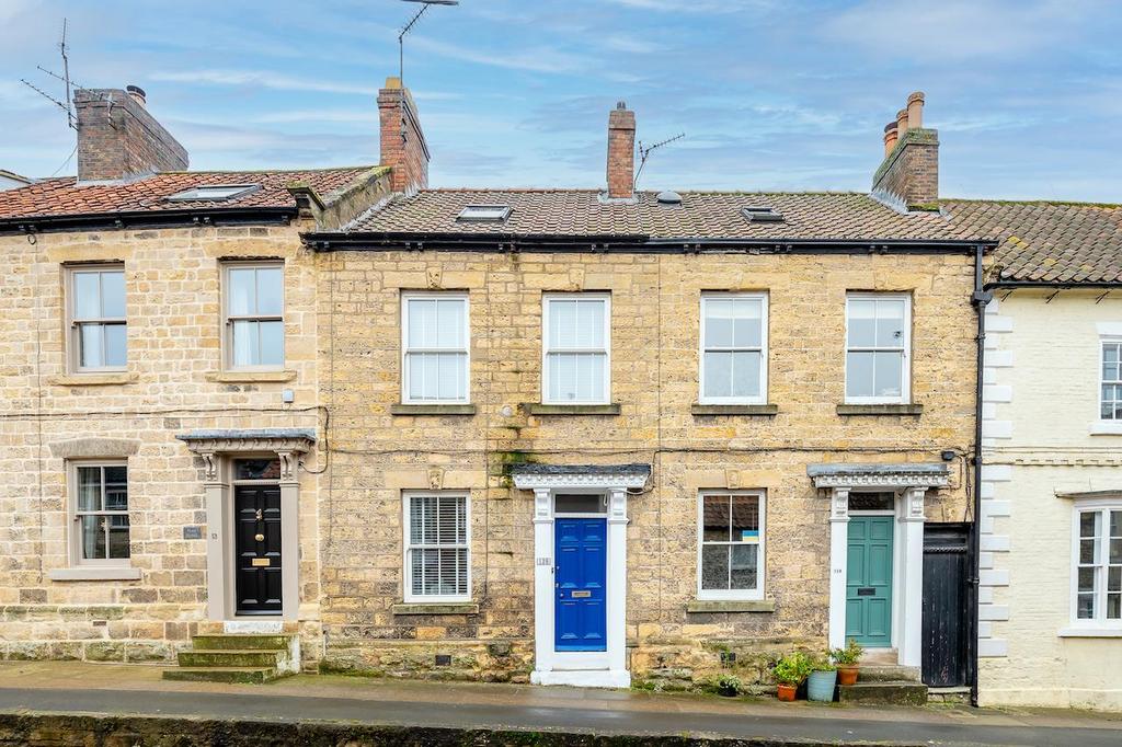 Burgate, Pickering 3 bed terraced house £215,000